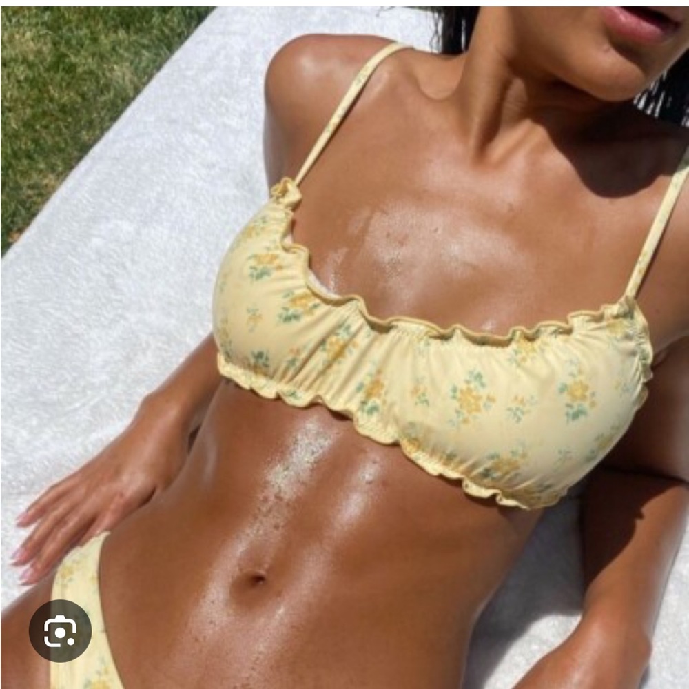 Frankie’s bikinis Gigi hadid honeysuckle Arabelle bikini top